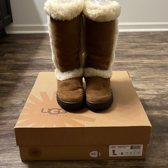 UGG Shoes - Ugg - Sunburst Tall; Color - Chestnut